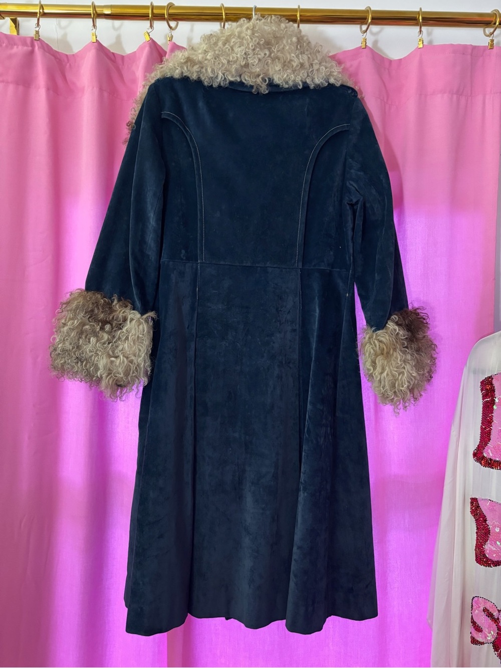 Women's Blue Velvet Double-Breasted Coat with Mongolian Sheep Fur Trim - Picture 5 of 9